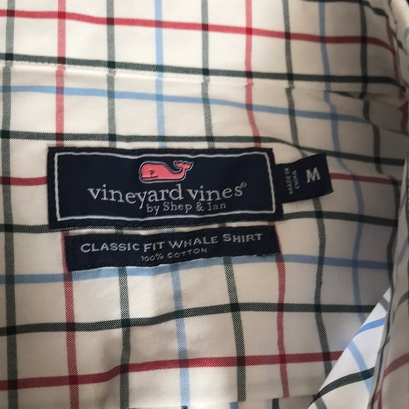 🚨B2G1 VINEYARD VINES  Blue Red Green Button Up Shirt - Picture 4 of 4